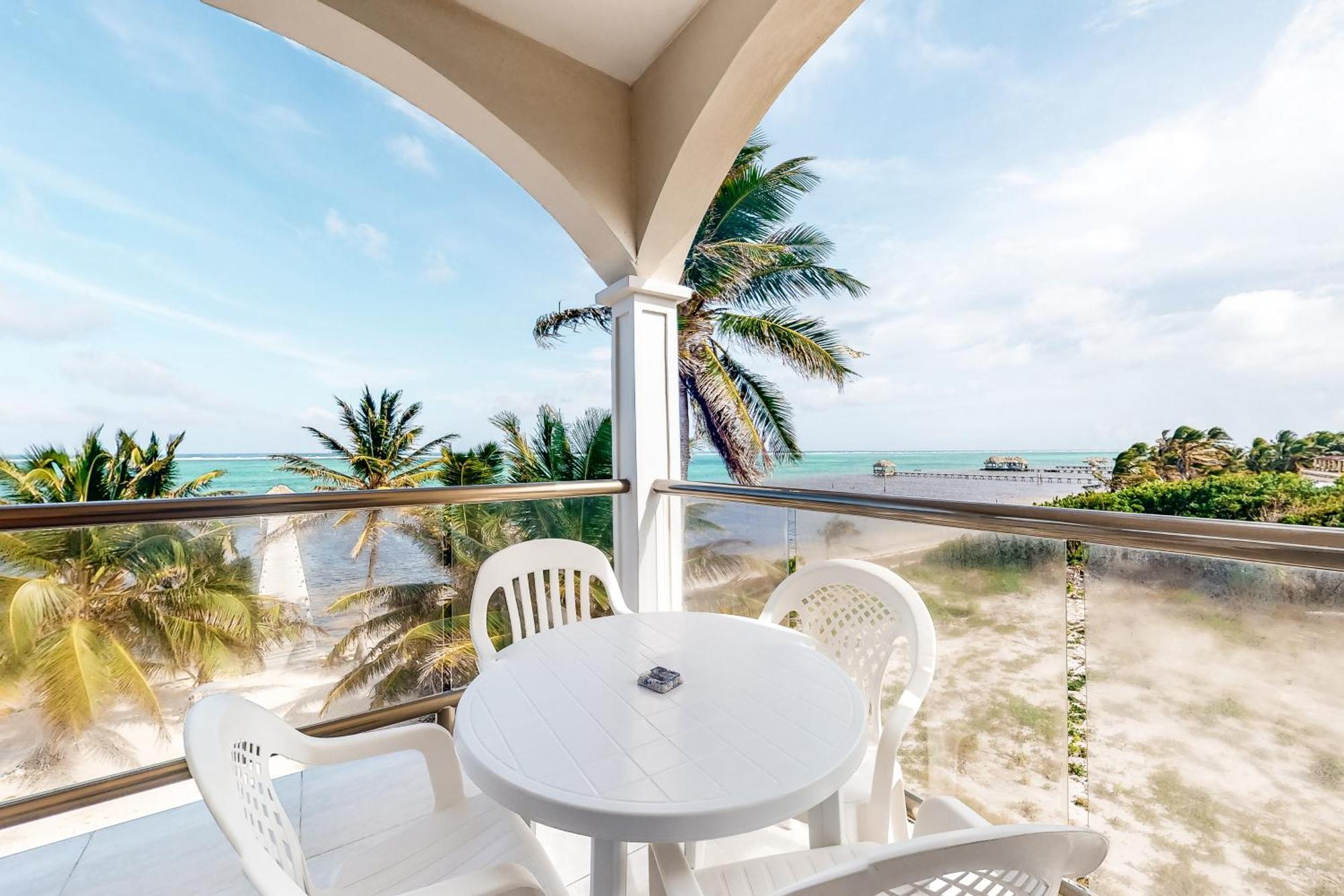 Blue Water Beach Villas 산페드로 객실 사진