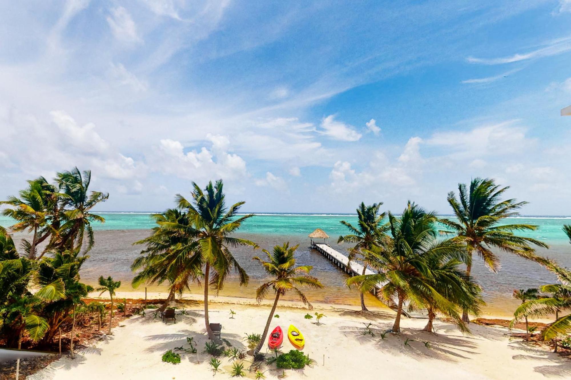 Blue Water Beach Villas 산페드로 객실 사진