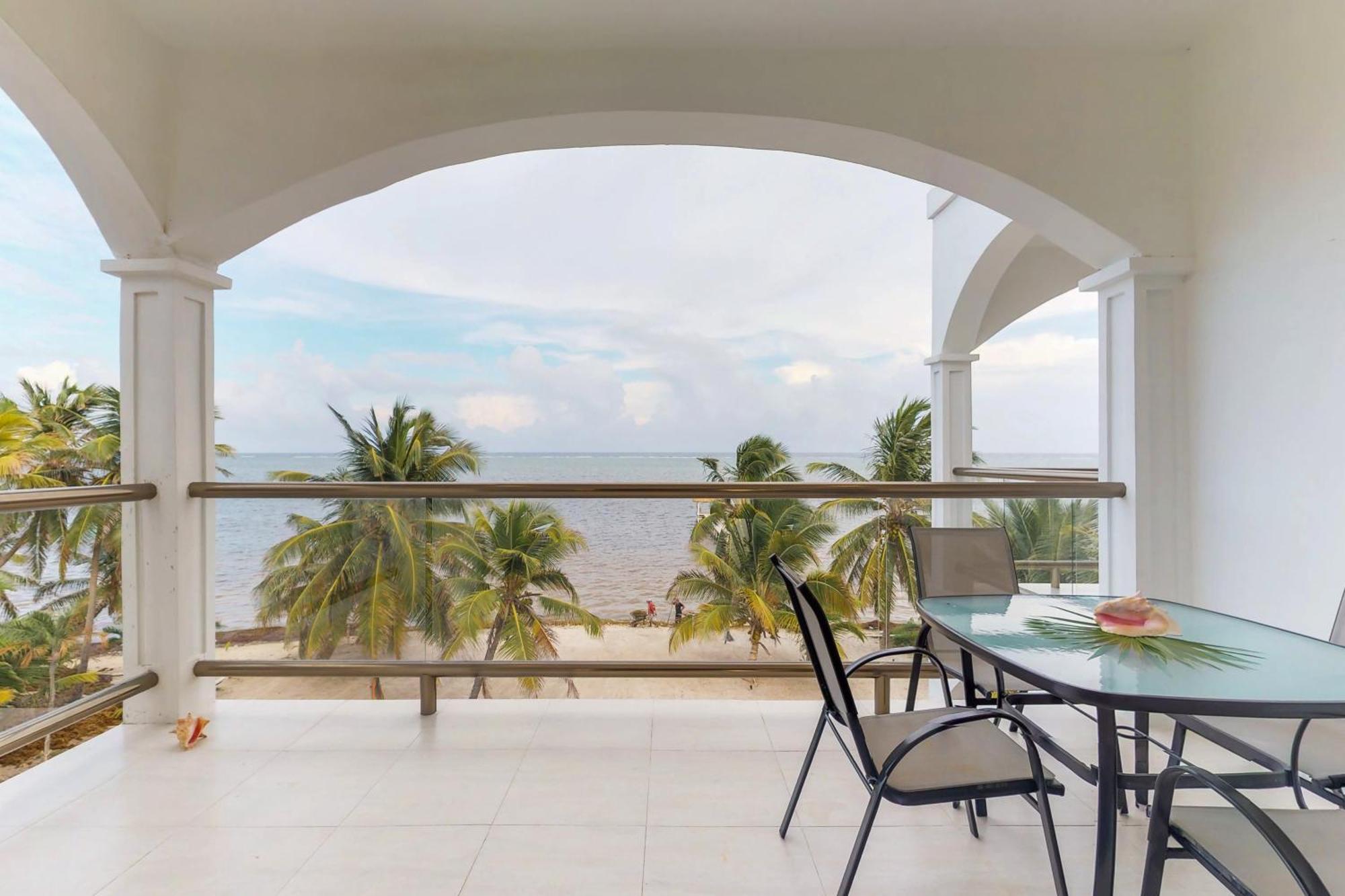 Blue Water Beach Villas 산페드로 객실 사진